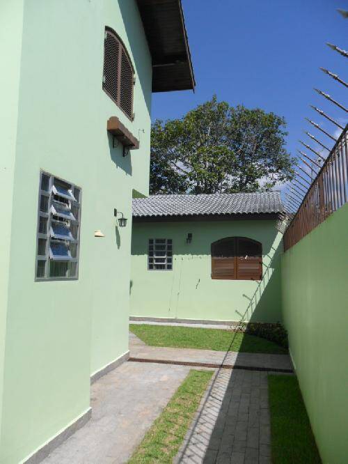 Casa à venda com 4 quartos, 200m² - Foto 12