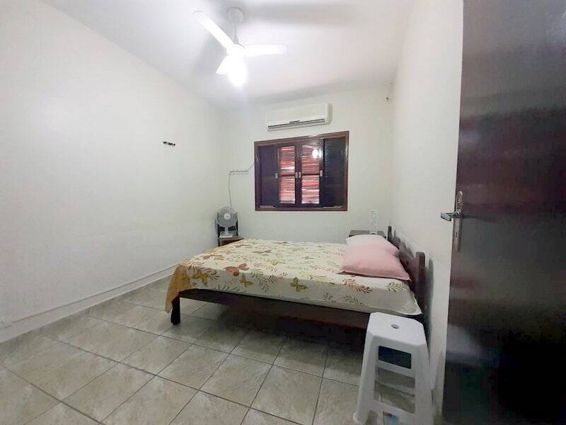 Casa à venda com 5 quartos, 194m² - Foto 12