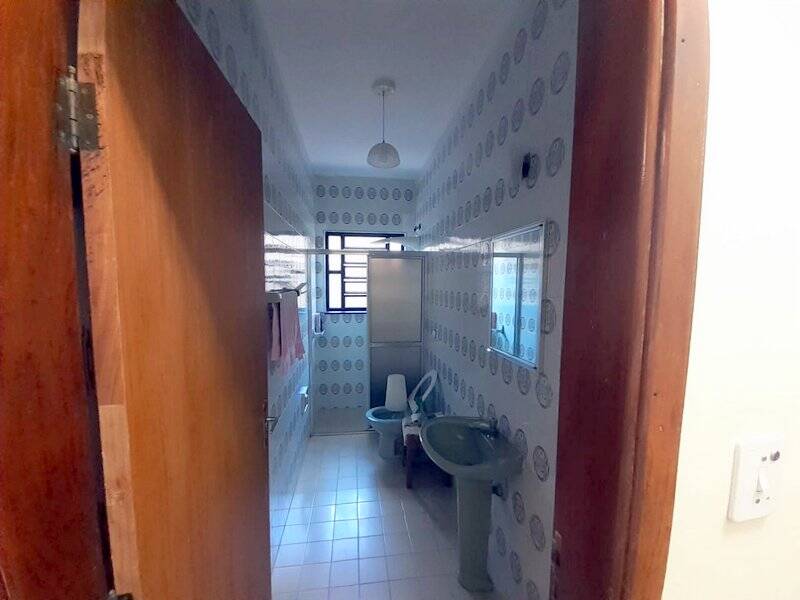 Casa à venda com 5 quartos, 194m² - Foto 16