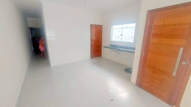 Casa à venda com 2 quartos, 102m² - Foto 2