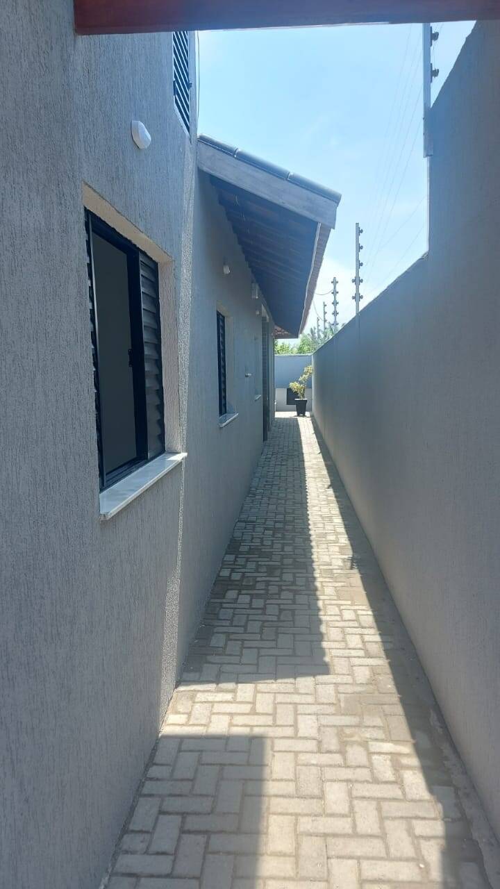 Casa à venda com 3 quartos, 70m² - Foto 4