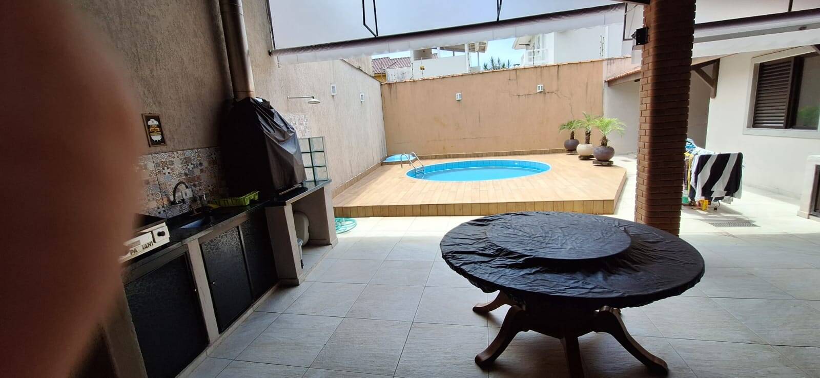 Casa à venda com 4 quartos, 219m² - Foto 9