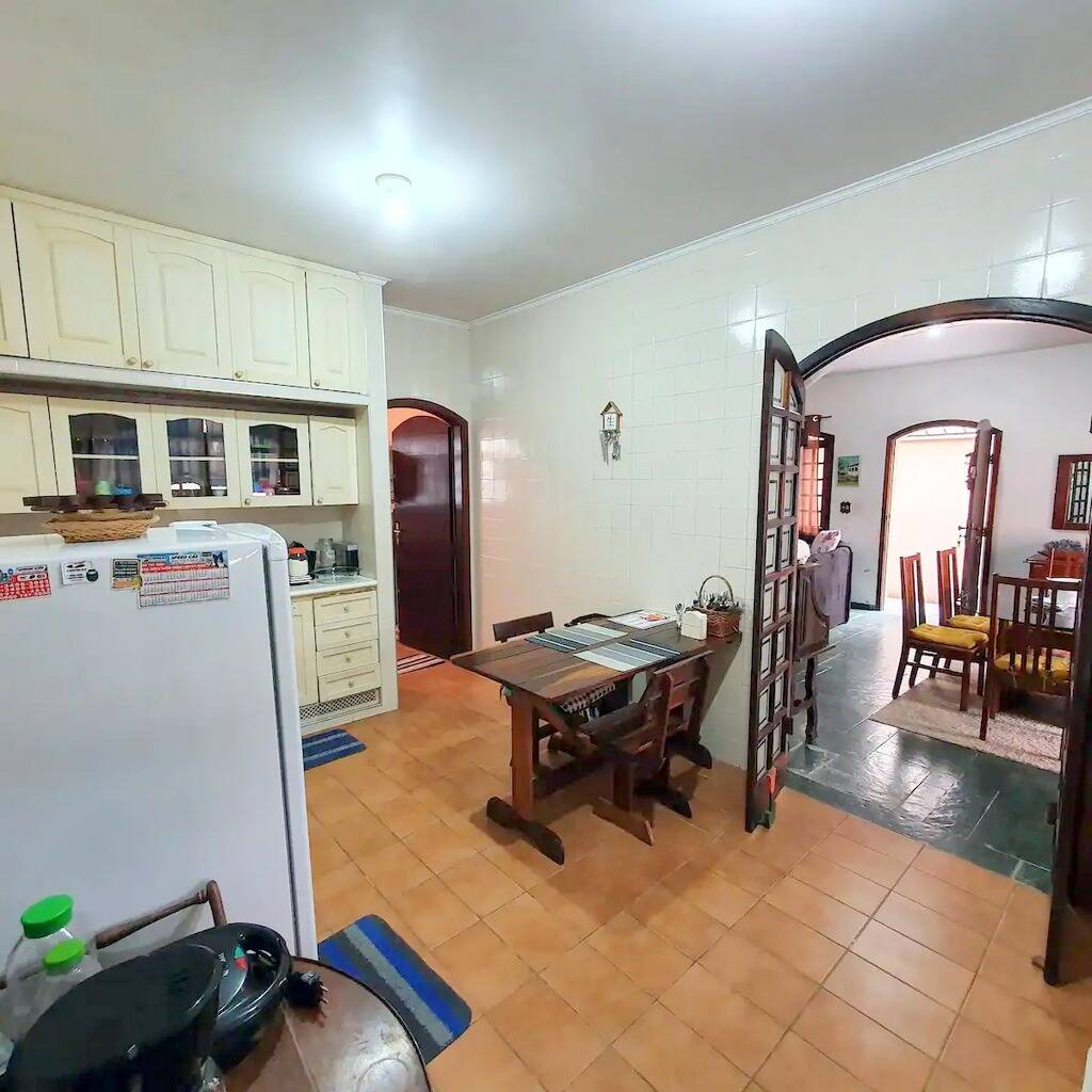 Casa à venda com 3 quartos, 350m² - Foto 17