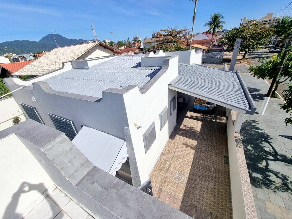 Casa à venda com 3 quartos, 210m² - Foto 7