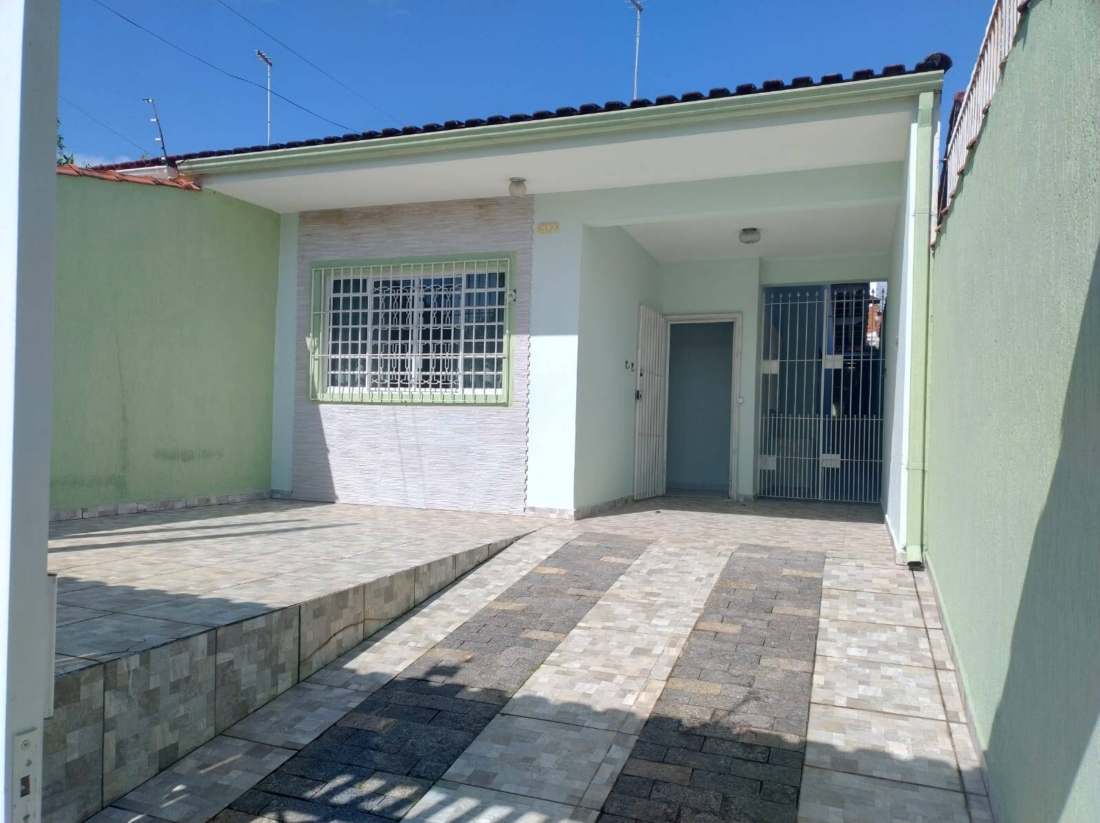 Casa à venda com 2 quartos, 94m² - Foto 1