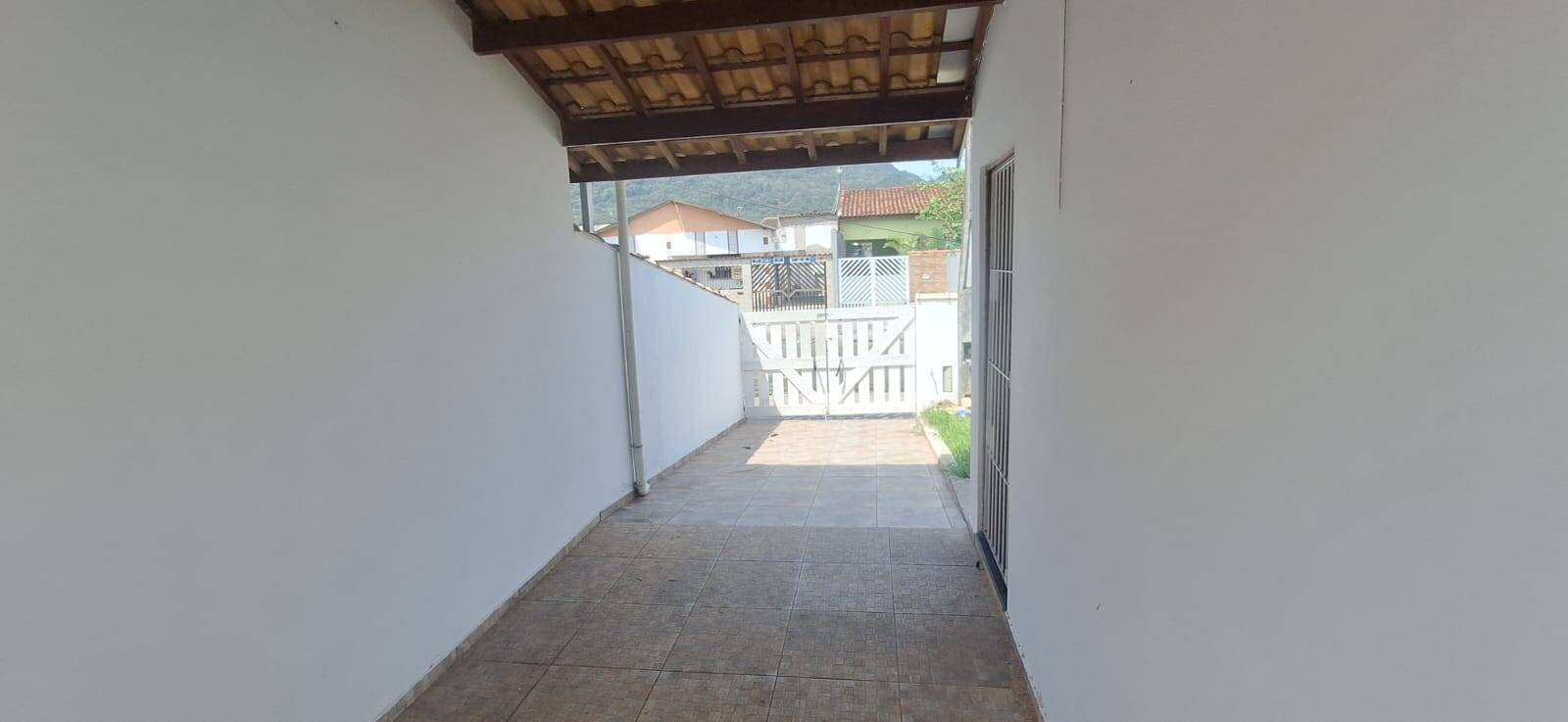 Casa à venda com 2 quartos, 67m² - Foto 3