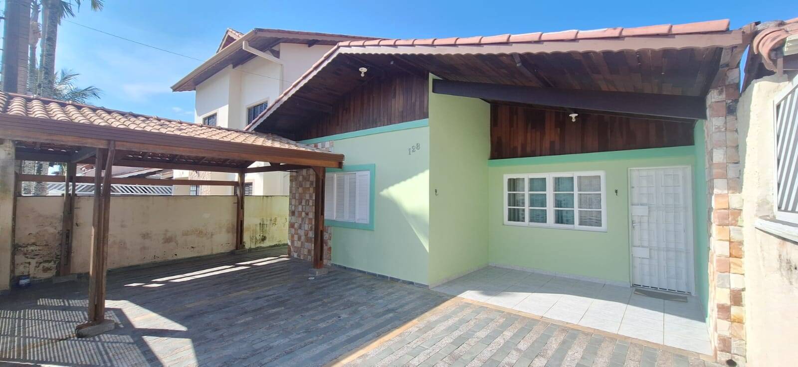 Casa à venda com 3 quartos, 153m² - Foto 1