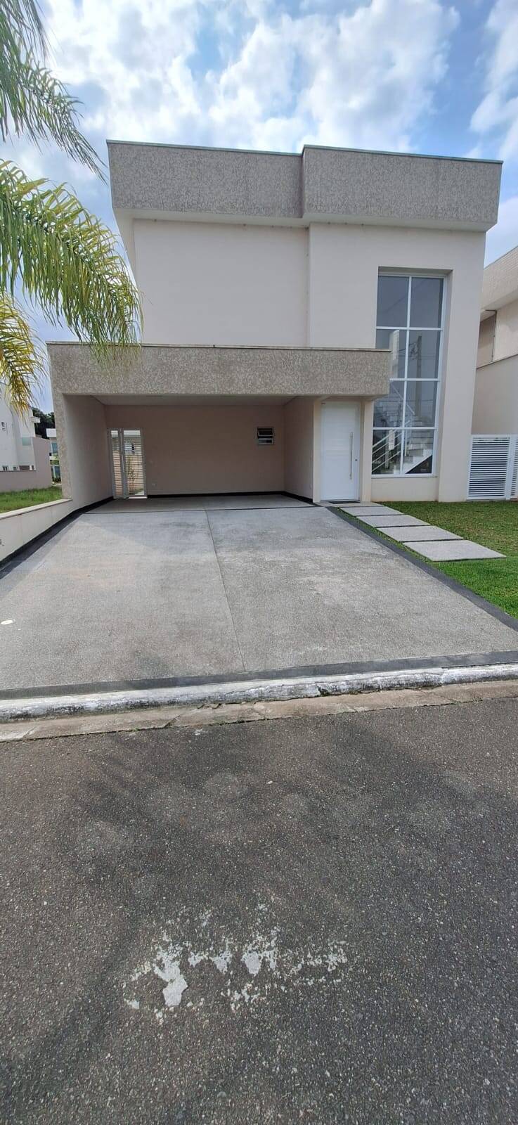 Casa à venda com 4 quartos, 253m² - Foto 2