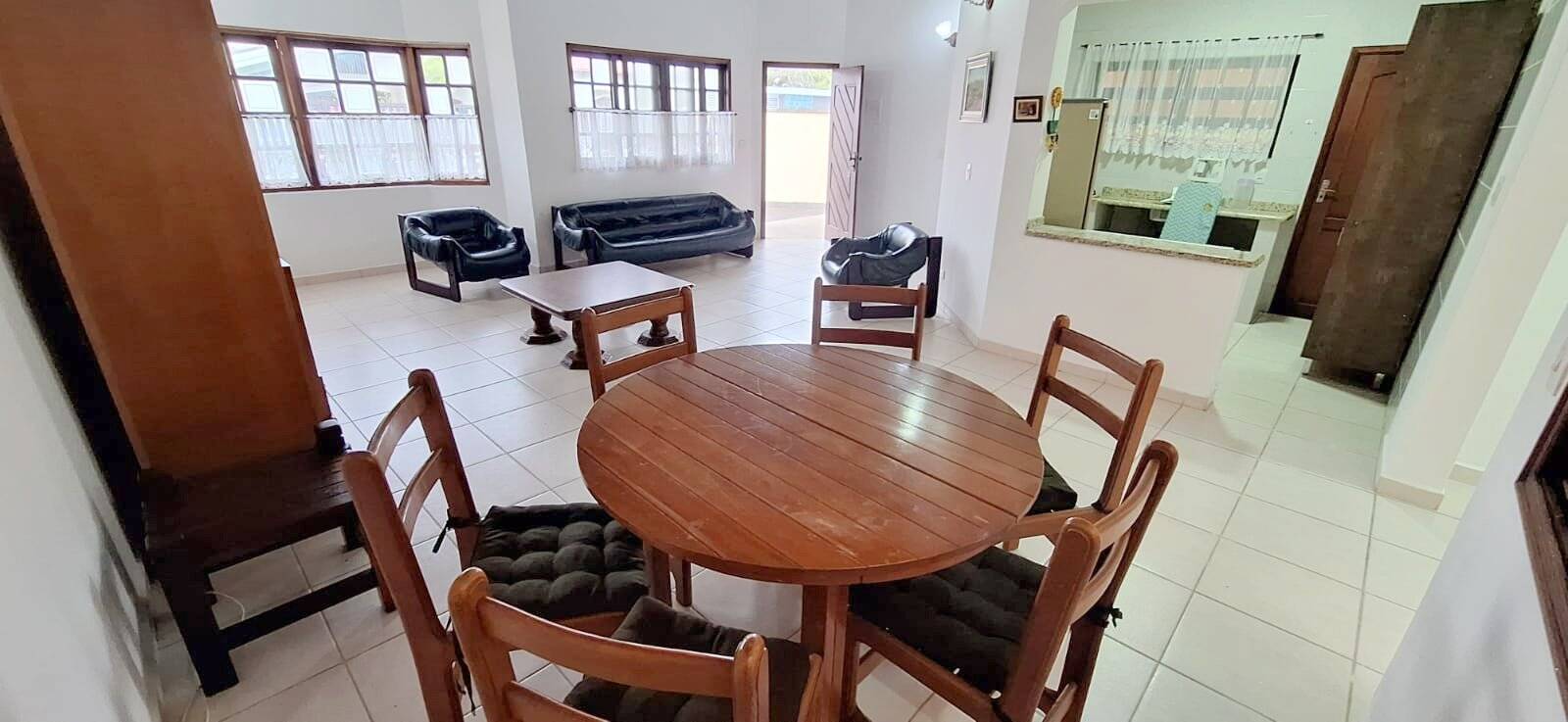 Casa à venda com 3 quartos, 121m² - Foto 2