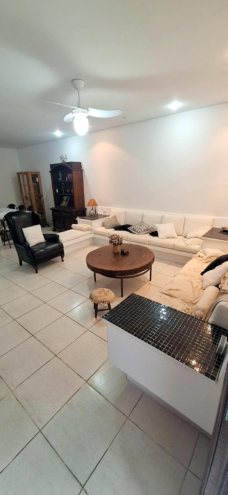 Casa à venda com 3 quartos, 141m² - Foto 3