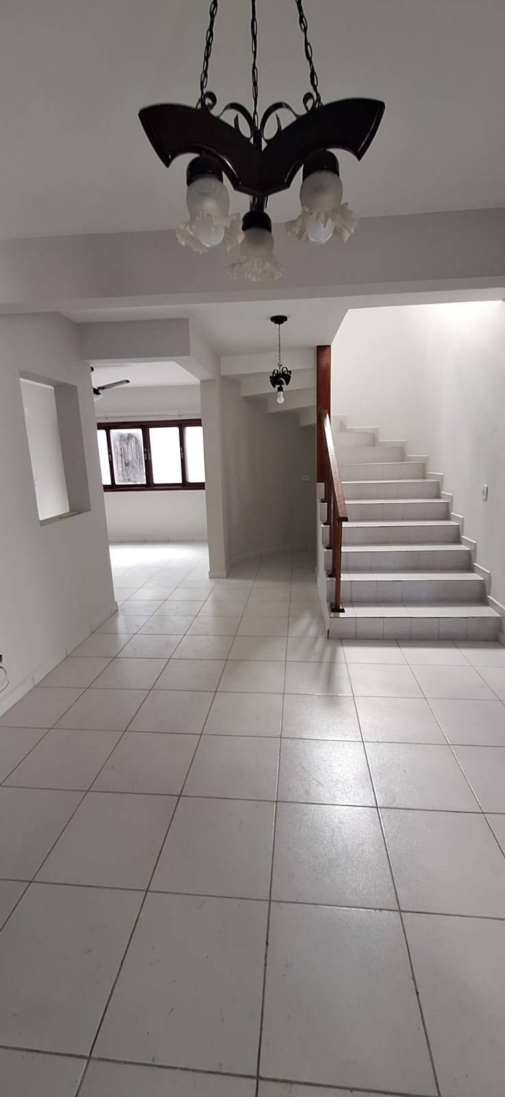 Casa para alugar com 3 quartos, 201m² - Foto 9
