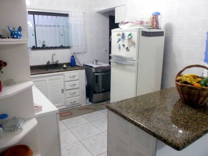 Casa à venda com 4 quartos, 194m² - Foto 4