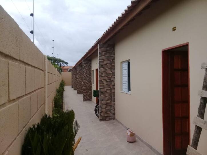 Casa à venda com 2 quartos, 70m² - Foto 5