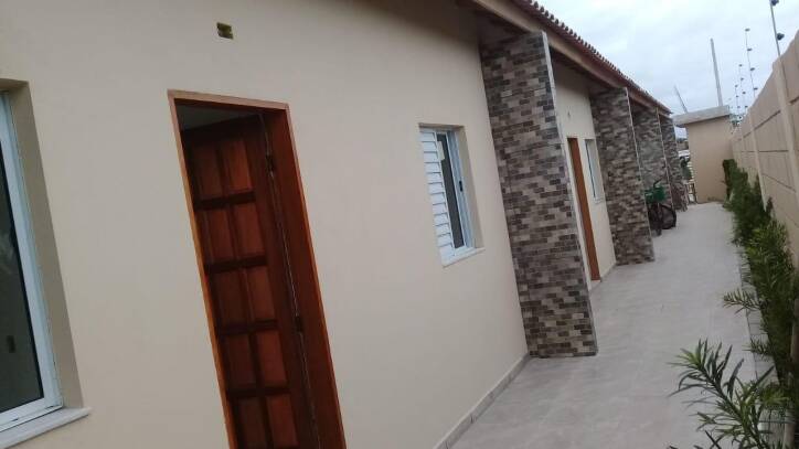 Casa à venda com 2 quartos, 70m² - Foto 6